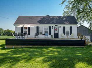 3021 N Dakota Rd, Freeport, IL 61032