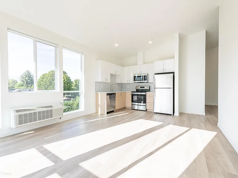 8770 N Willamette Blvd — Photo 6