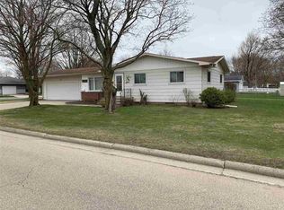 616 E Elizabeth St, Shawano, WI 54166