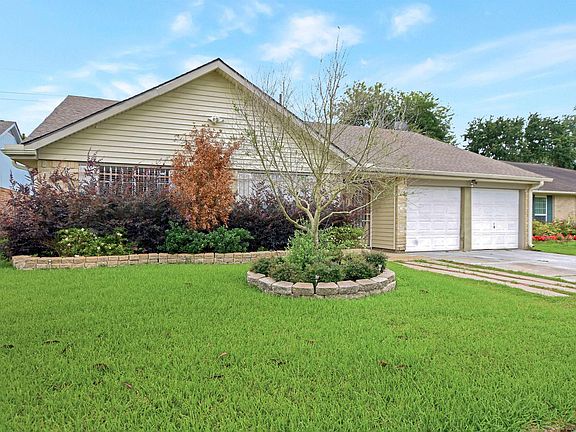 2nd image of 15927 Wingdale Dr