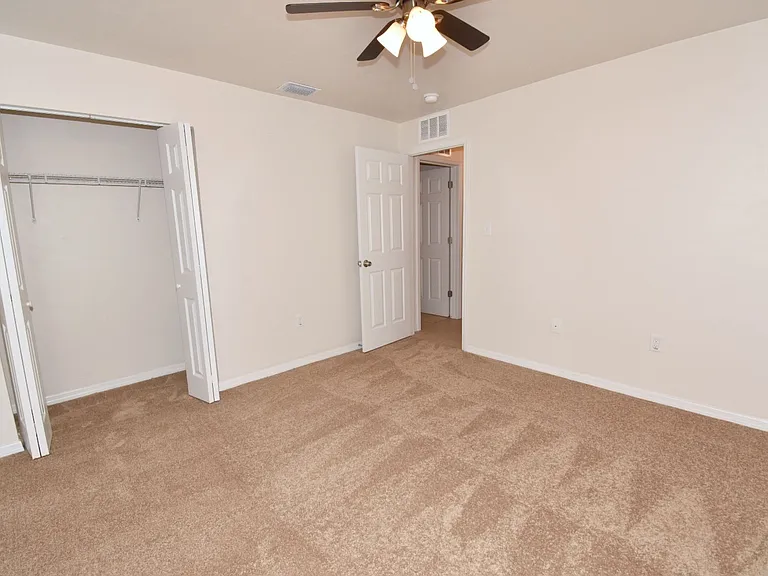 2035 NW 33rd Ave — Photo 10
