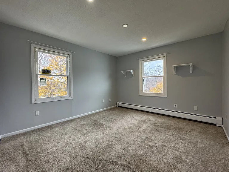 39 Belmont Cir #B — Photo 6