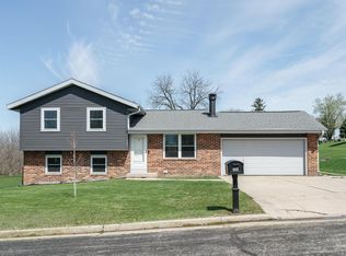 900 Hillside LANE, Watertown, WI 53098