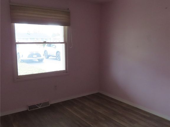 4th image of 5265 Jamesville Rd