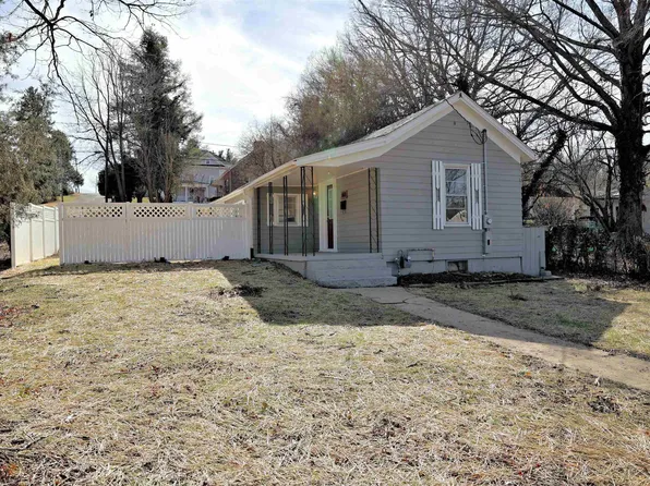 1601 Downey St, Radford, VA 24141