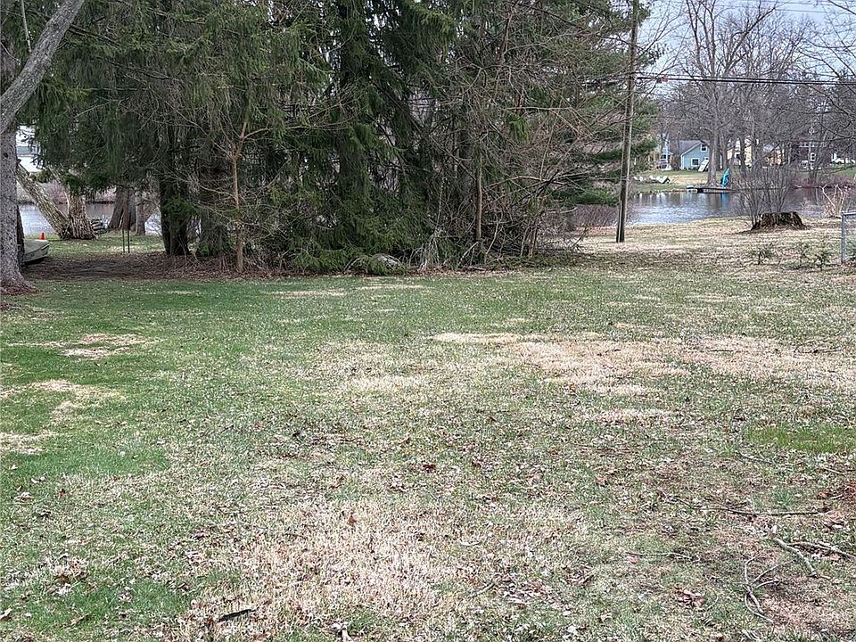 1st image of 138 N Holcomb Rd