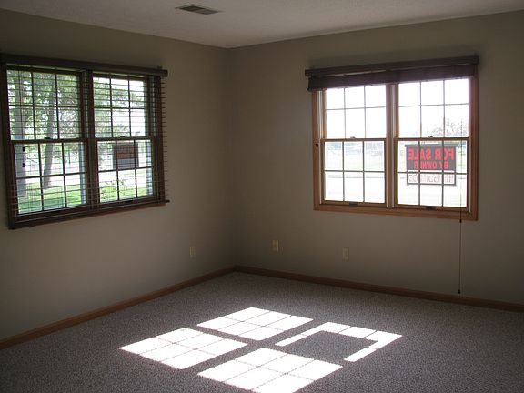 5th image of 904 Avalon Dr
