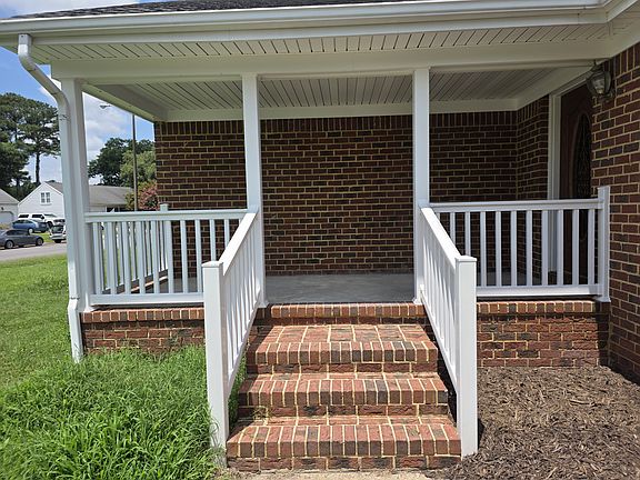 5th image of 421 Currituck Dr