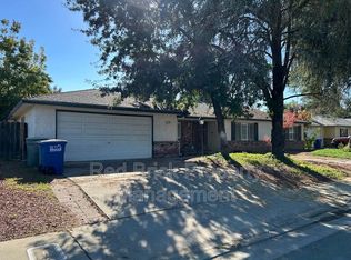 526 W Donna Dr, Merced, CA 95348