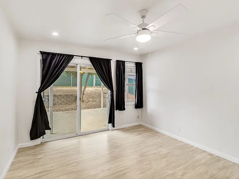 4060 Clayton Rd — Photo 7