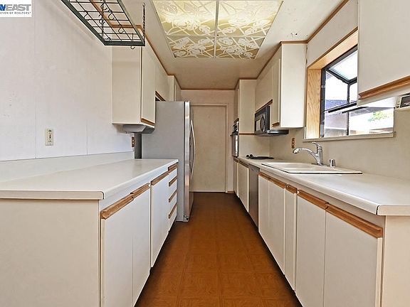 5th image of 4156 Francisco St