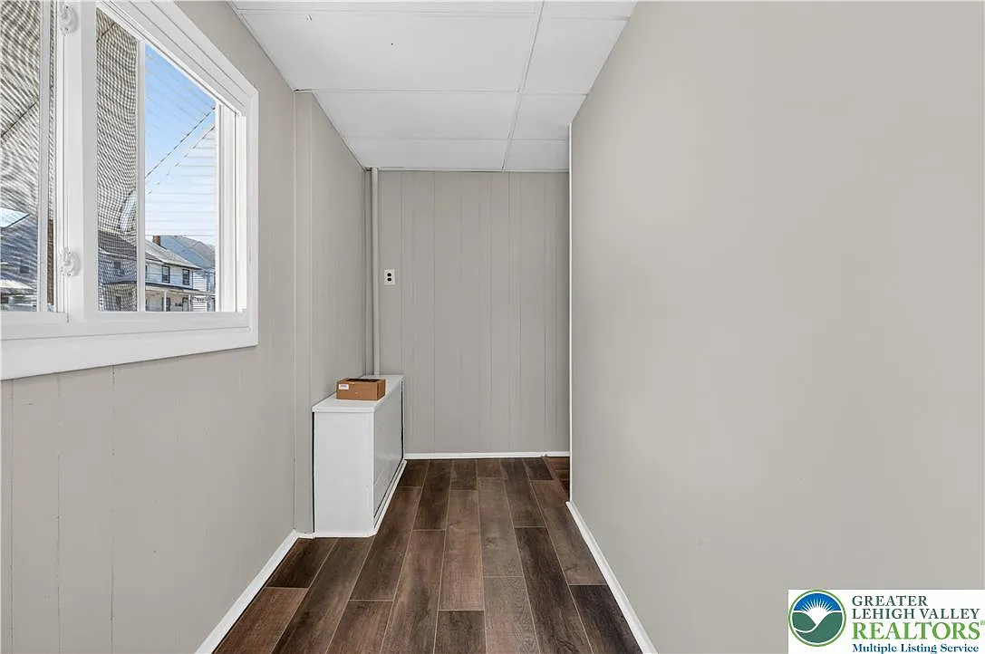 265-267 E Bertsch St — Photo 3
