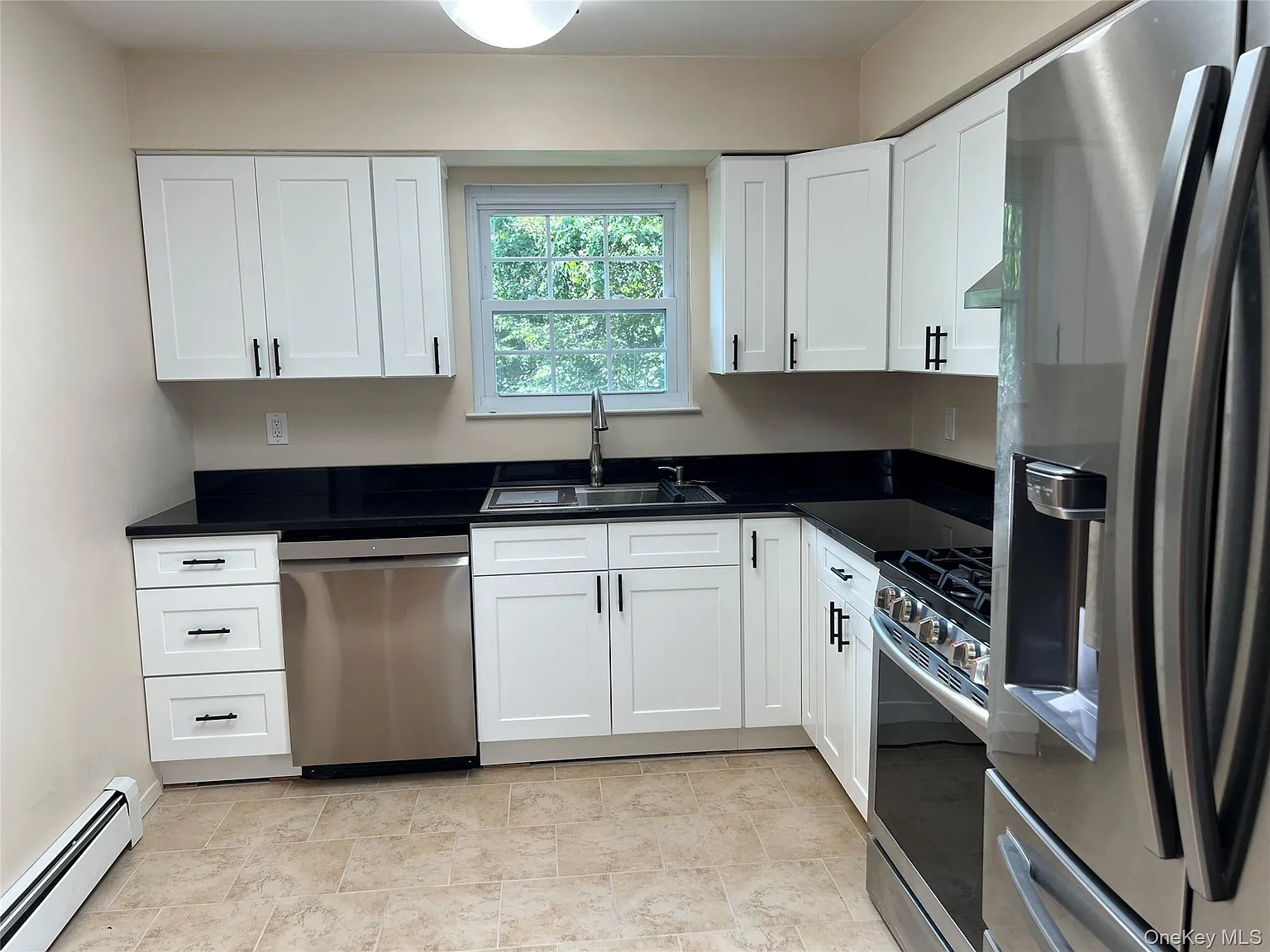 3 bed, 2.0 bath, $3,650 — Photo 2