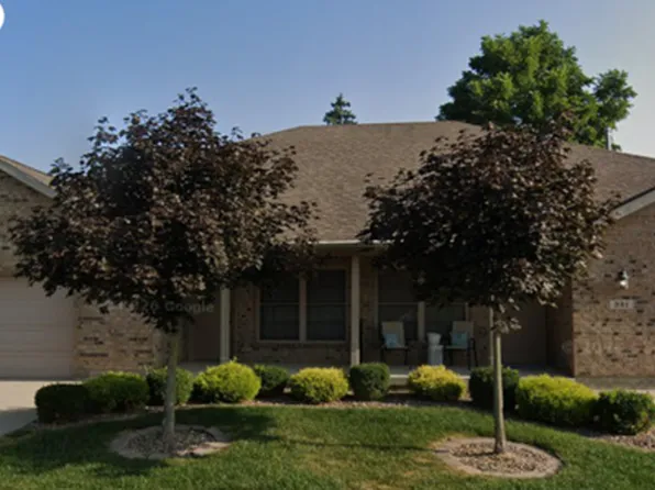 321 Lauren Circle Dr, Englewood, OH 45322