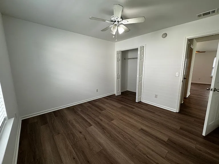 115 Fox Glen Ct — Photo 5