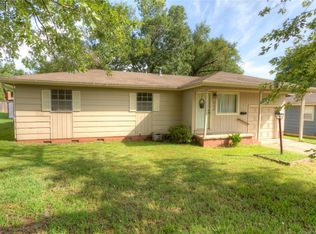 112 W 32nd St S, Sand Springs, OK 74063
