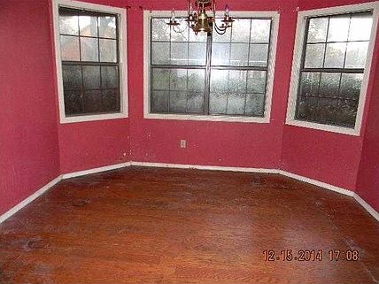 4th image of 448 Mayfair Dr