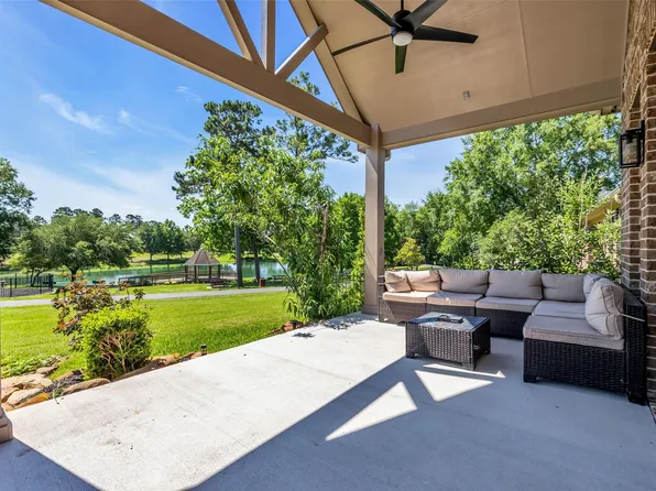 293 Camden Hills Dr, Montgomery, TX 77356