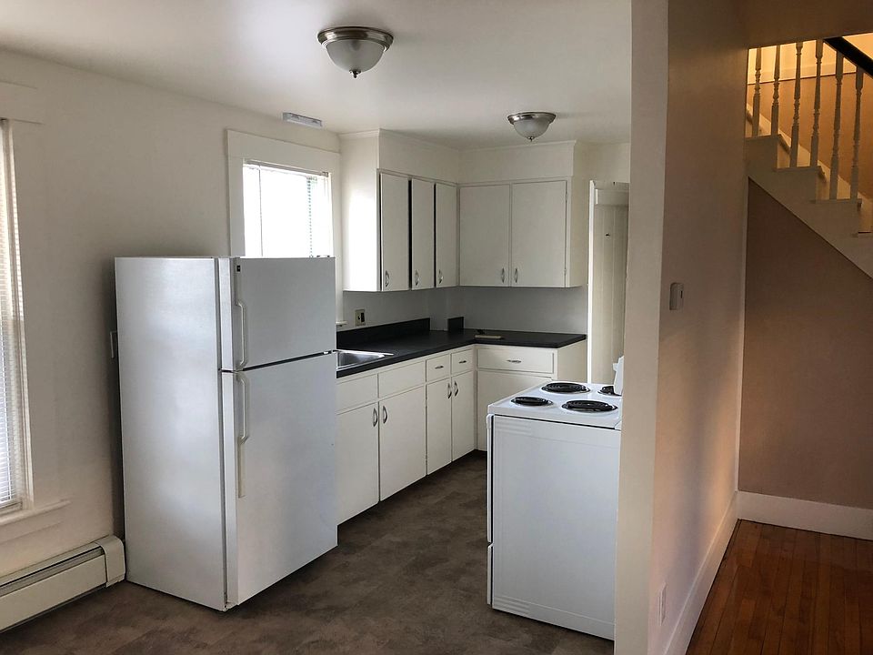 2nd image of 7 Roxbury Ct