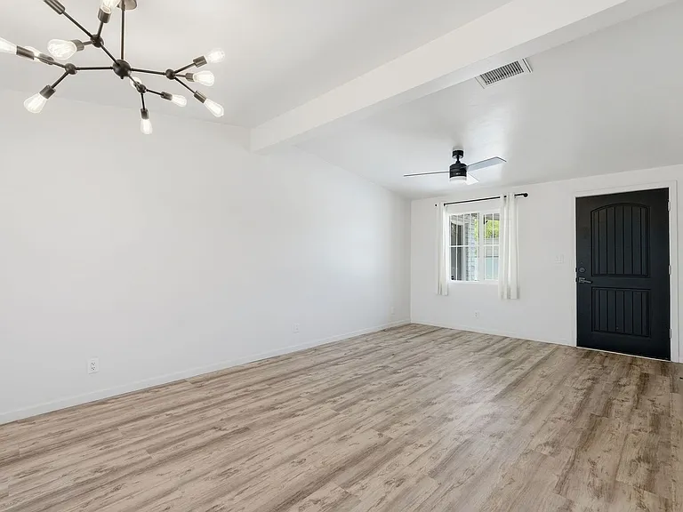 2535 N Dodge Blvd #2 — Photo 11