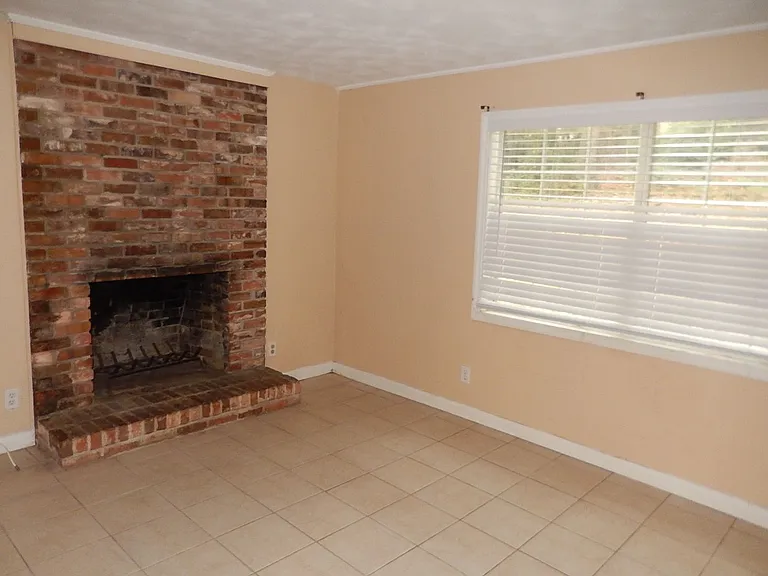 212 Edwards St — Photo 22