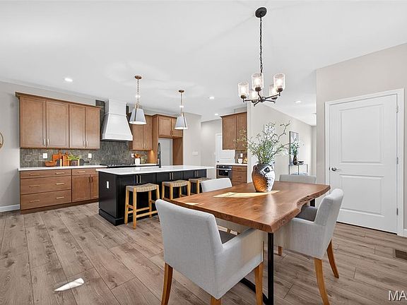 2nd image of 703 Barnwood Hill Dr