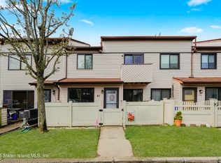 91 Selvin Loop, Staten Island, NY 10303
