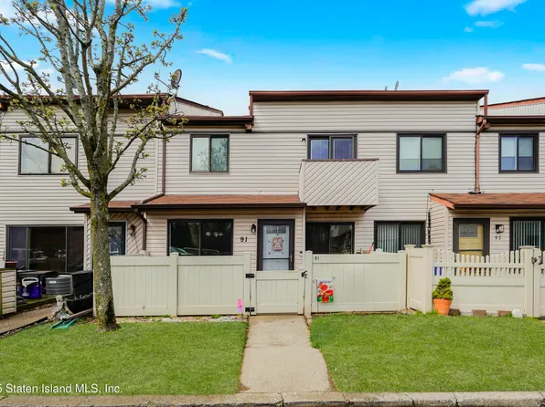 91 Selvin Loop, Staten Island, NY 10303