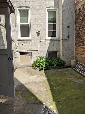 Rented by RealTegrity NY LLC | media 18