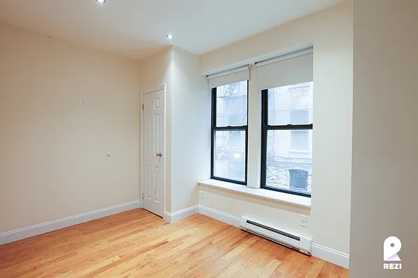 Rented by REZI | media 9