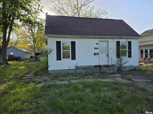 454 S 3rd Ave, Canton, IL 61520