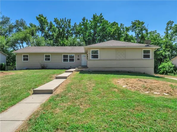 5525-5527 W 97th St, Overland Park, KS 66207