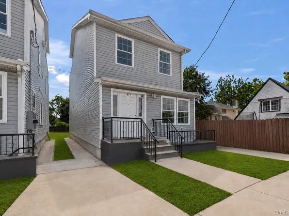 911 Hicksville Road, Far Rockaway, NY 11691
