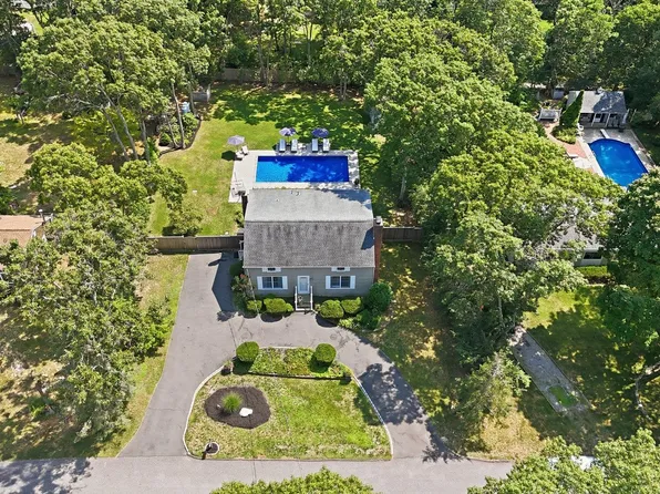 45 Norwood Road, Hampton Bays, NY 11946