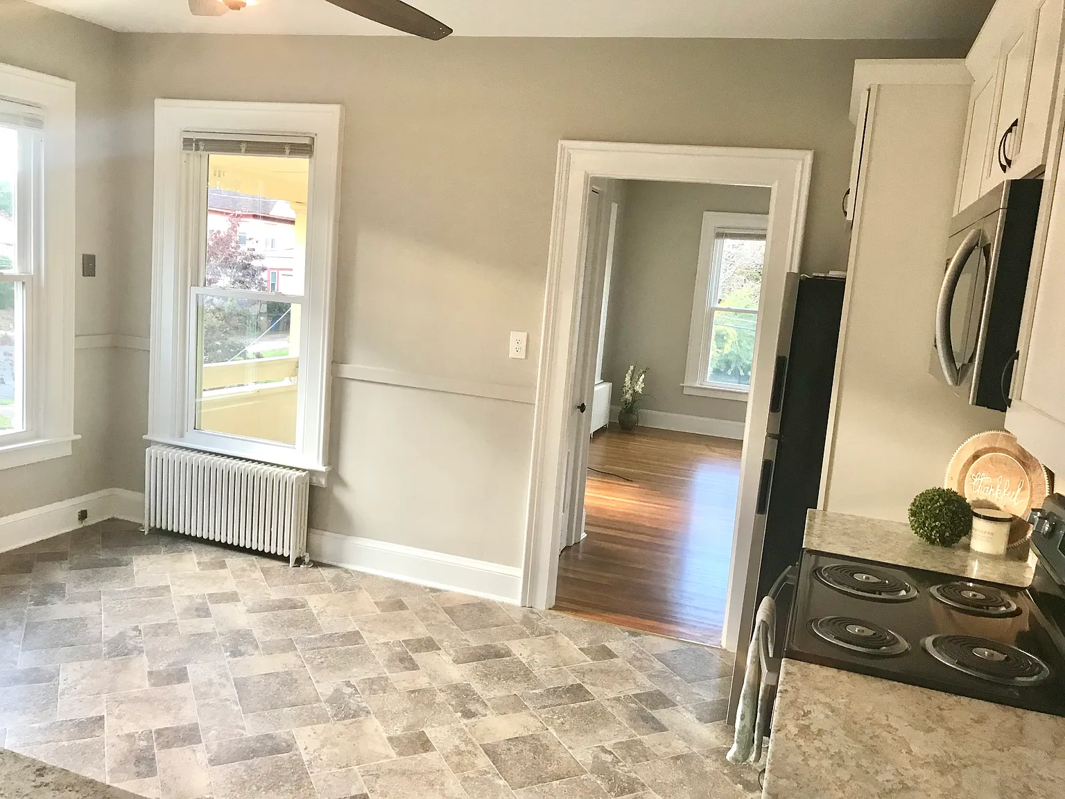 17-19 Davis Avenue - 19B — Photo 4