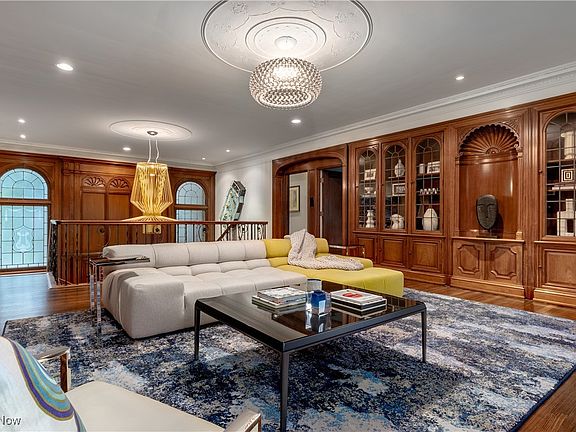 5th image of 3026 Fairmount Blvd