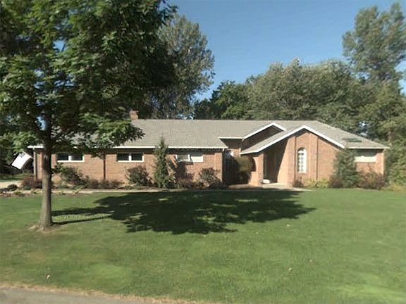 1st image of 404 Voyageur Dr