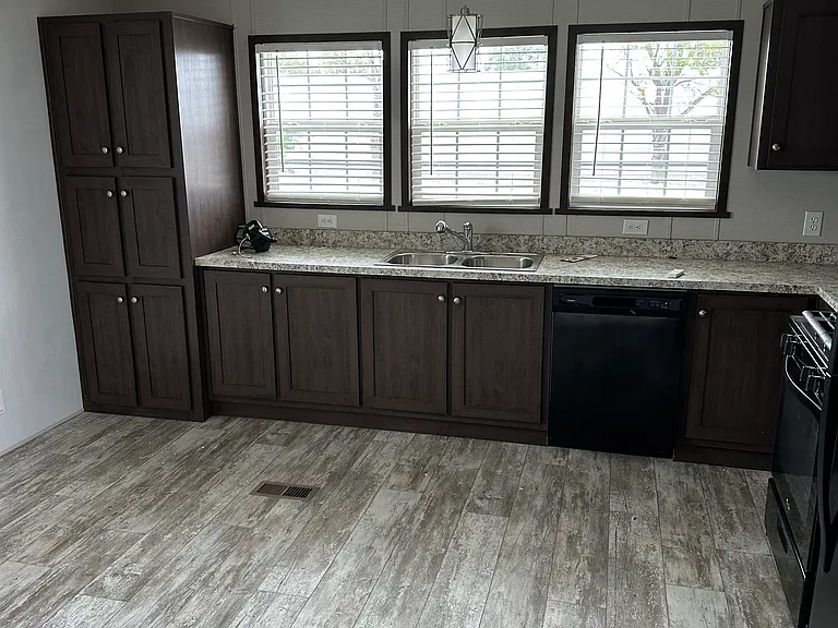 2951 W Ponderosa St — Photo 4