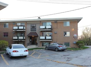 7410 W 111th St APT 307, Worth, IL 60482