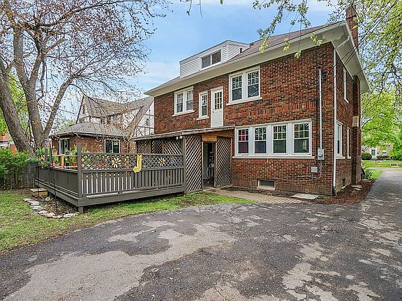 3rd image of 300 Ottawa Dr