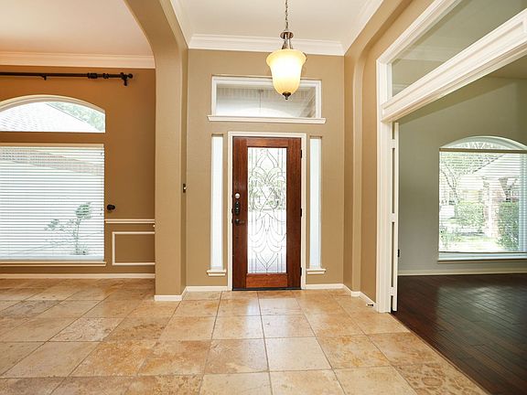 4th image of 2215 Dorman Ct