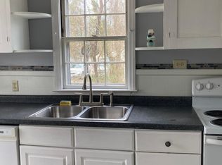 106 Battle Rd, Yorktown, VA 23692