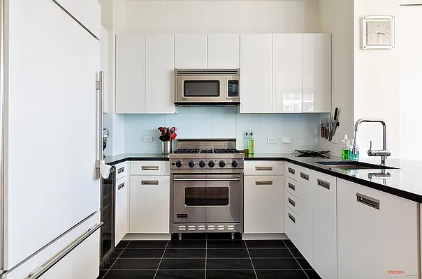 Sold by Modern Spaces | media 3