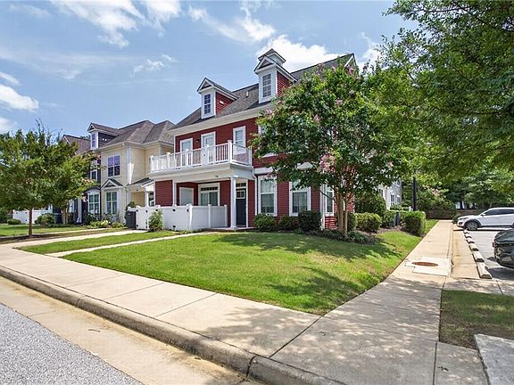 2nd image of 706 Promenade Ln