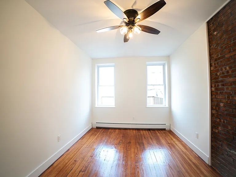 206 48th St #2B — Photo 10