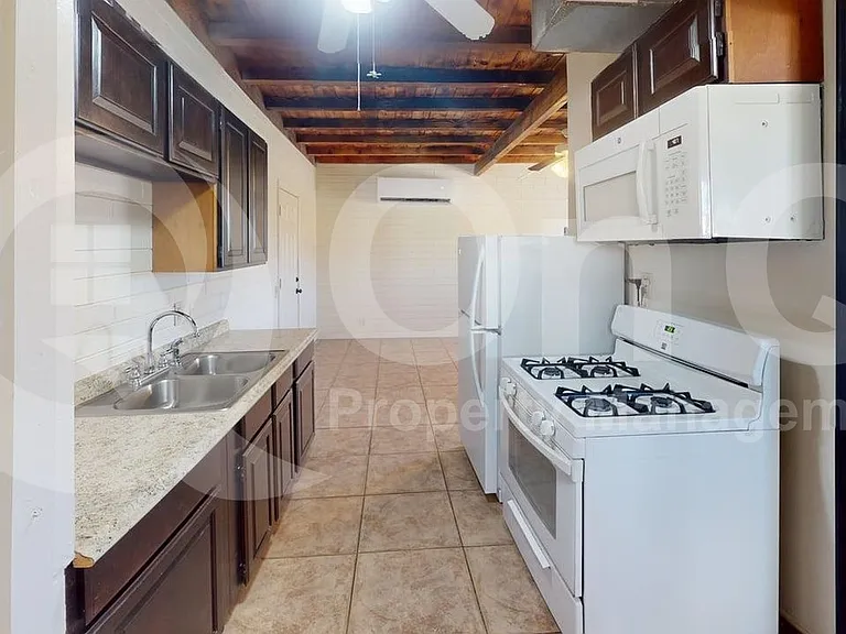 3566 E Kleindale Rd #D — Photo 6