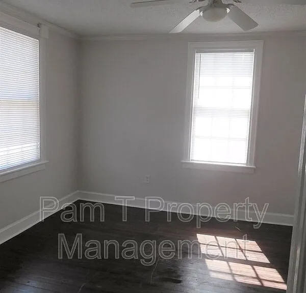633 W 35th St — Photo 9
