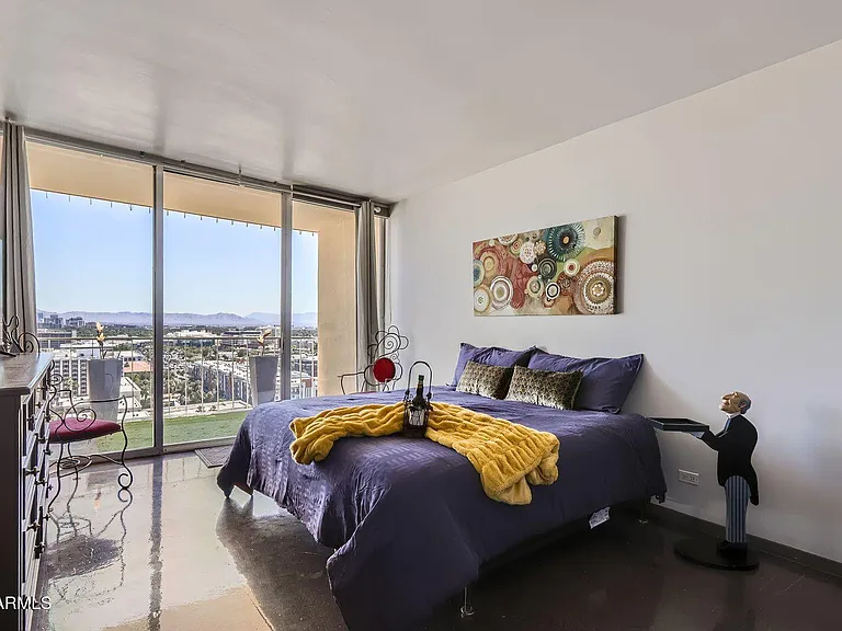 207 W Clarendon Ave #G18 — Photo 11