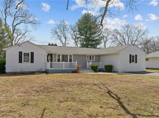 15 Owen Dr, Cumberland, RI 02864