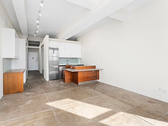 4th image of 315 7th Ave APT 15C